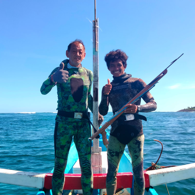 Jamoo with Japanese Guest for Spearfishing Lesson