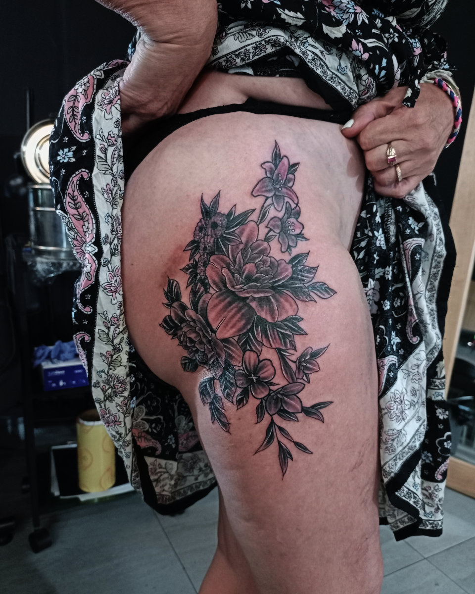 Anahata Ink Tattoo Kuta Bali - Flower Tattoo, Botanical Style